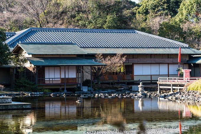 披露宴会場となる清羽亭を対岸から