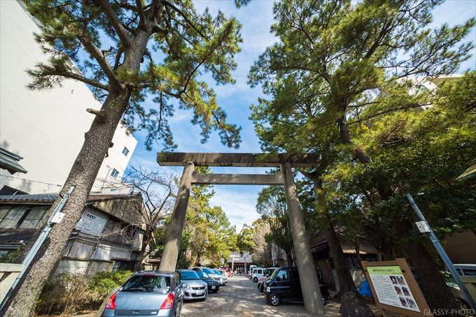 「安久美神戸神明社」さんの入口にある鳥居