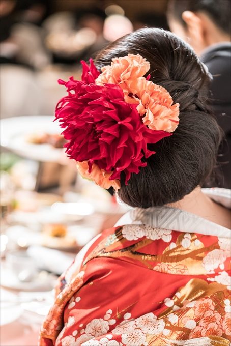 花嫁さんの髪飾りも素敵なので写真におさめましょう