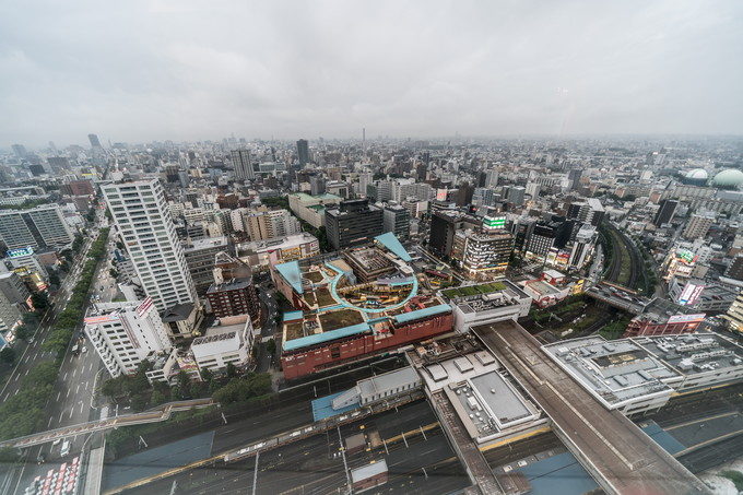 北側の窓からはアスナル金山の全景を望むことが出来ます