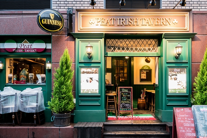 すごく雰囲気の良い入口をしたバーなんです！　Peat IRISH TAVERN（ピート・アイリッシュタバーン）　名古屋市　名駅