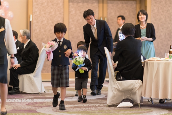 お子ちゃまの花束プレゼントから、ご友人によるスピーチへ