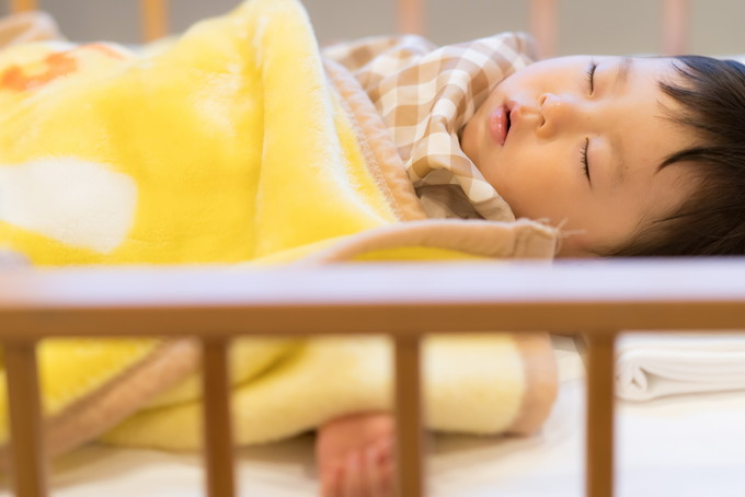 披露宴中にぐっすりと寝る甥っ子