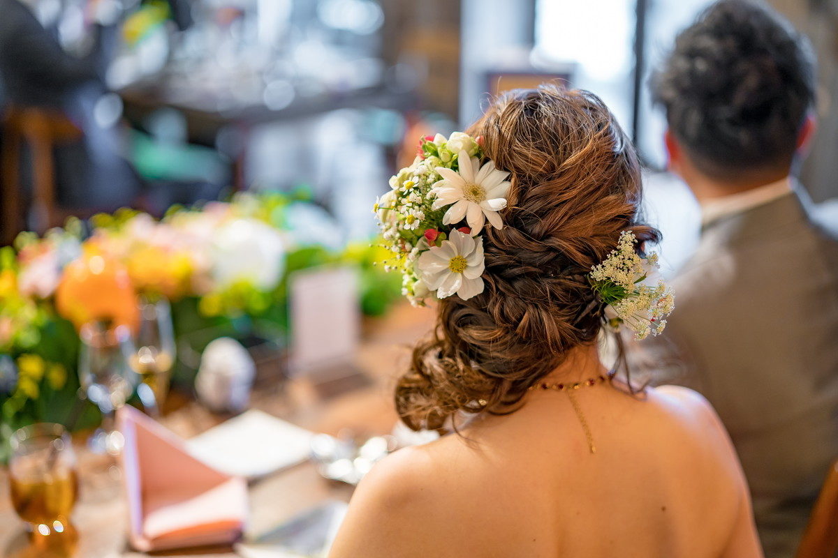 お色直し後の花嫁のヘアースタイルもかわいい！