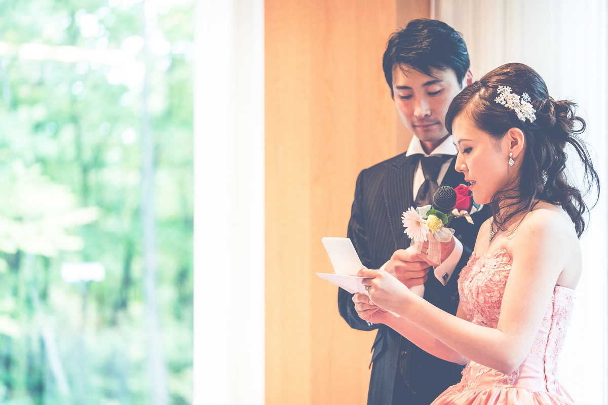 大きな見どころとなるのが花嫁による感謝の手紙朗読から両親への花束贈呈です